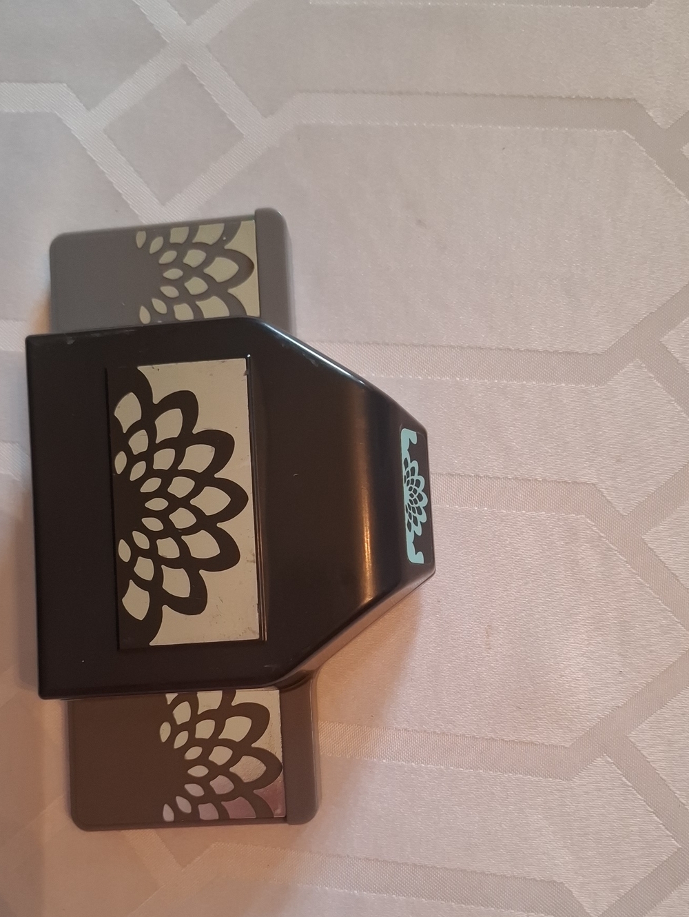 Floral Pattern Edge Punch